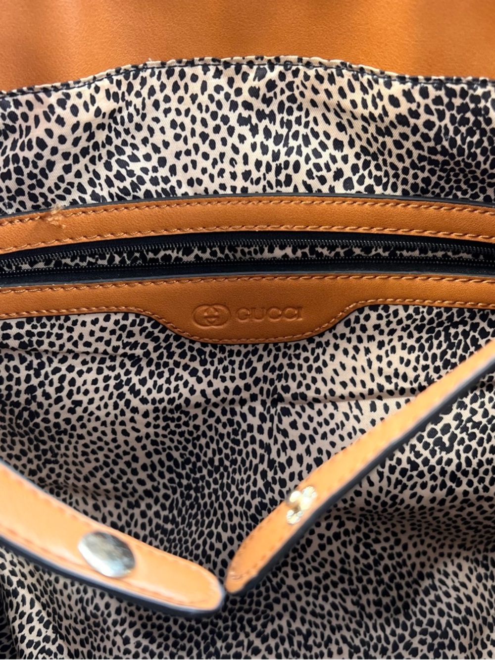Chic Designer-Inspired Structured Tote - Picture 10 of 13